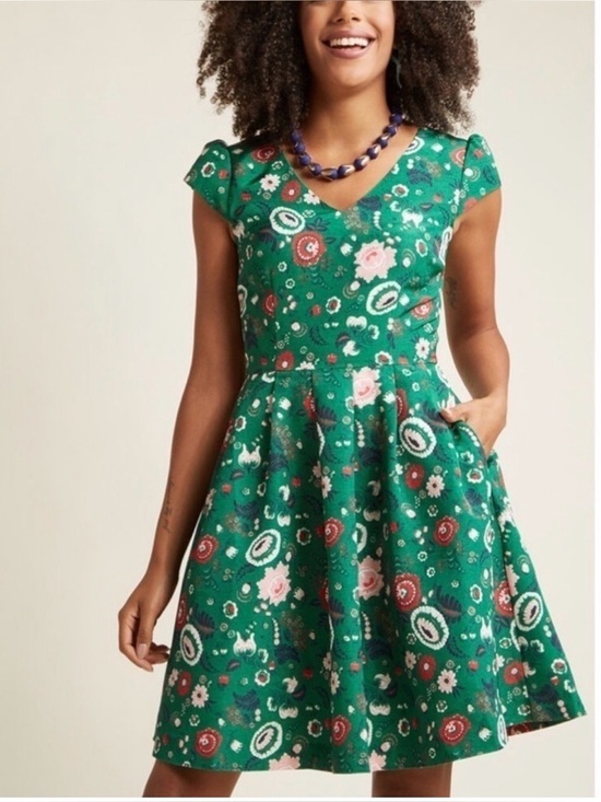 Modcloth Dresses & Skirts - Mod Cloth Retro Inspired Dress A-Line Garden Green Floral Print Pockets Sz M NEW